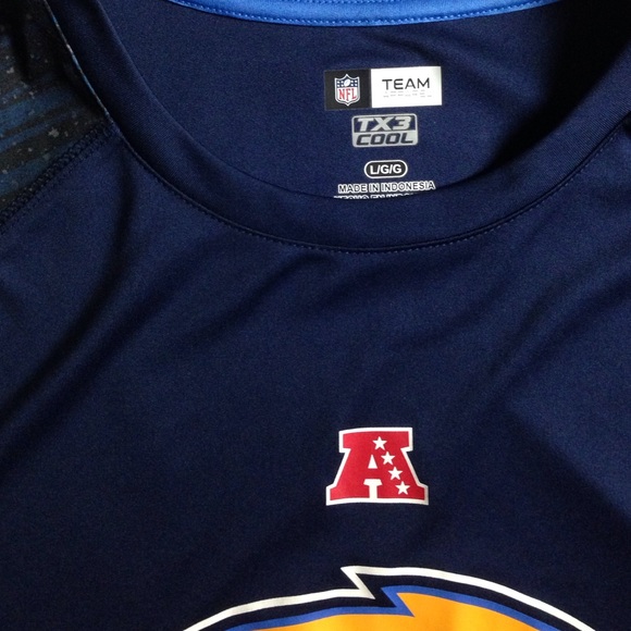 NFL CHARGERS FOOTBALL EXCELLENT BEAUTIFUL TOP TANK - Picture 3 of 4